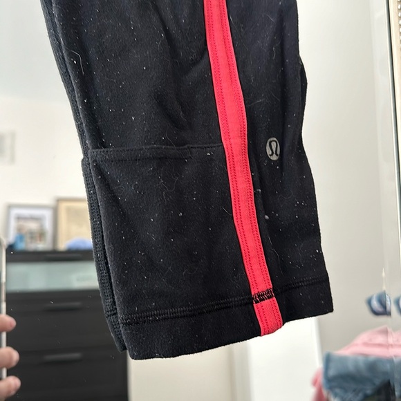 Excellent condition Lululemon run yoga leggings calf length size 8 black & pink - Picture 2 of 2